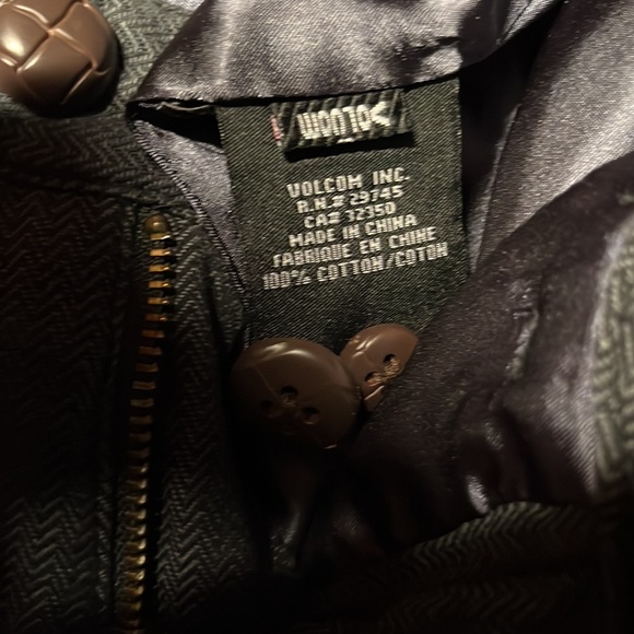 Grey Volcom dress pants.Dark Grey silky lining. Semi flared/ boot cut - Picture 4 of 8